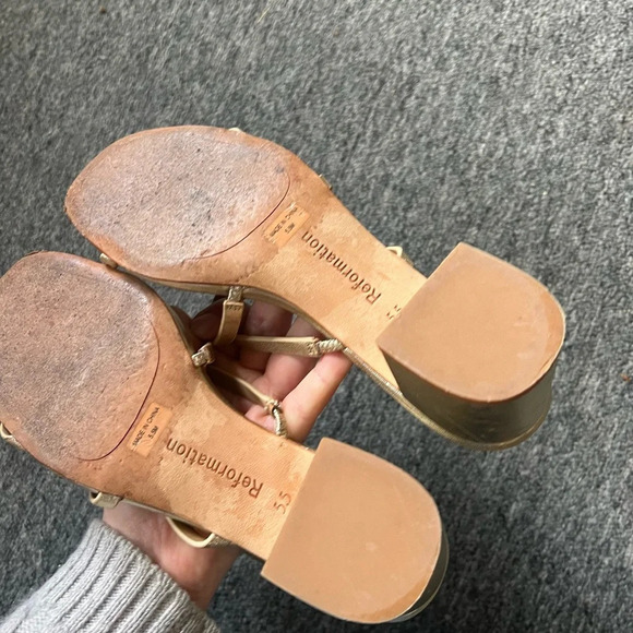 Reformation Gold Ménage Sandals, size 5.5 - Picture 4 of 8